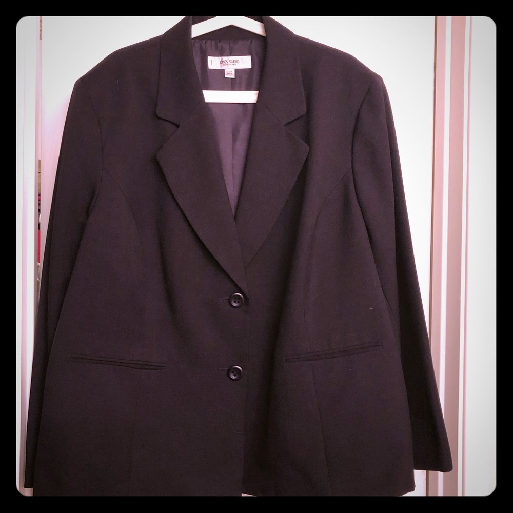 Plum colored Jones Studio blazer